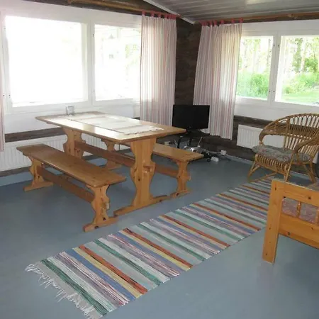 Hirsirakenteinen Mokki